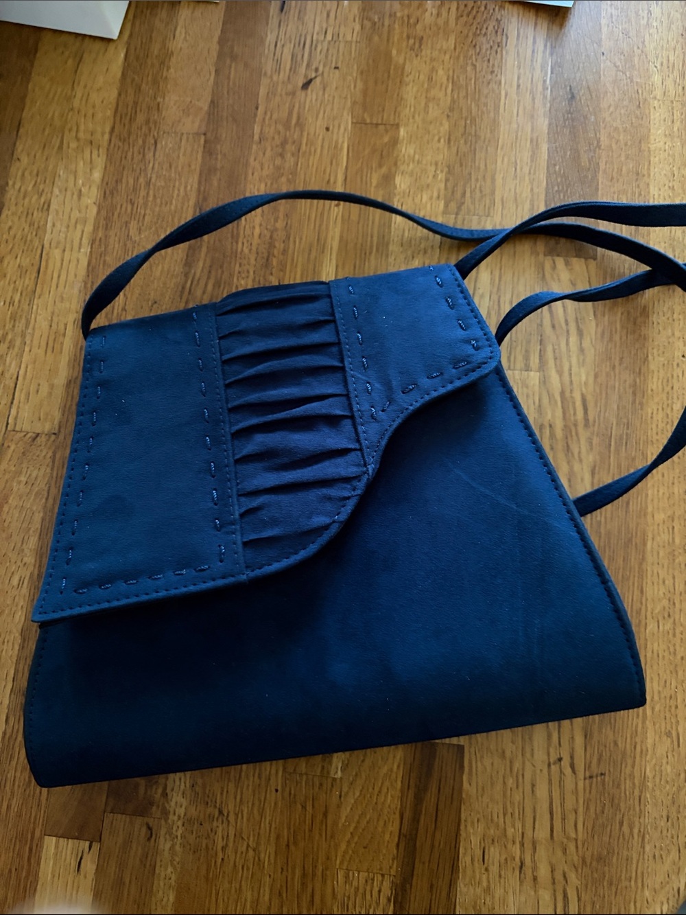 Classic Navy Women's Shoulder Bag with Pleated Flap